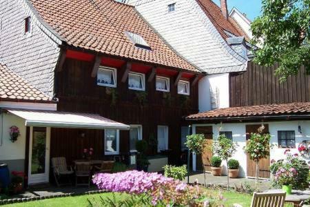 Altes Tageloehnerhaus Von 1510 Mit Garten Und Parkplatz Goslar Eksteriør bilde